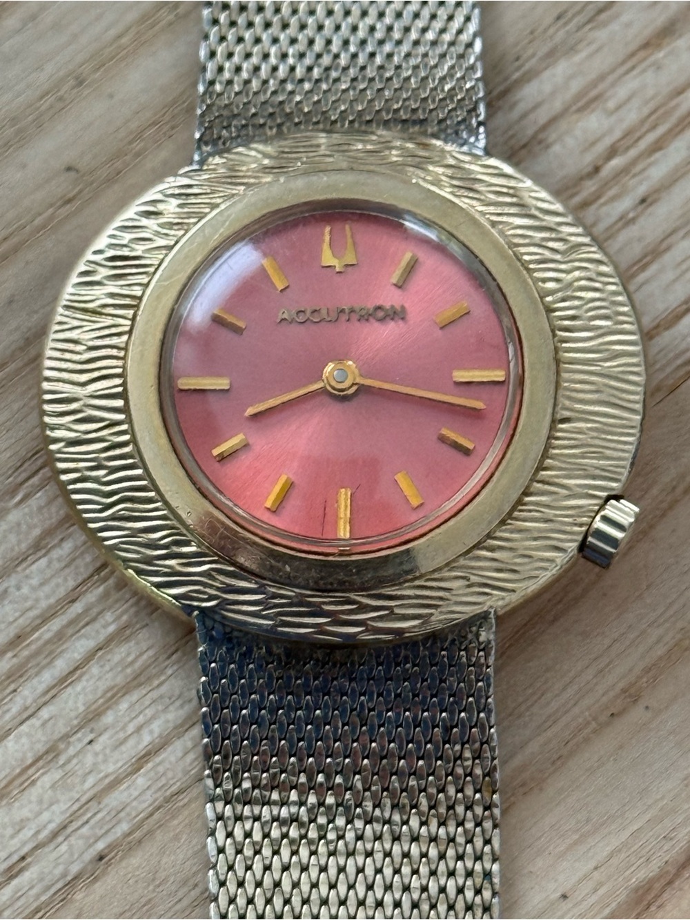 Accutron Rare Vintage Ladies Watch Gold Bracelet Case Pink Dial Tuning Fork